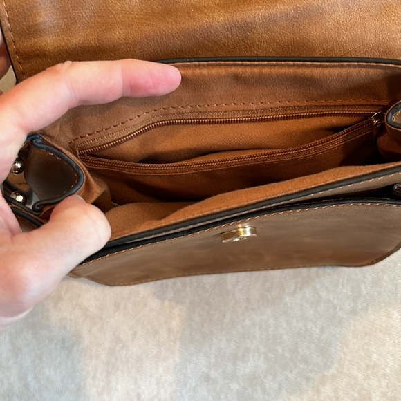 Tan over the shoulder bag with tassel - Picture 5 of 5